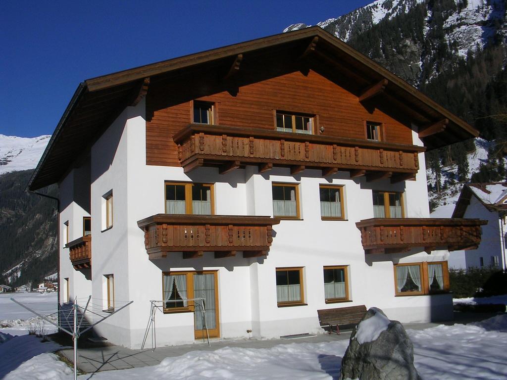 Haus Hafele Hotel Kaunertal Buitenkant foto