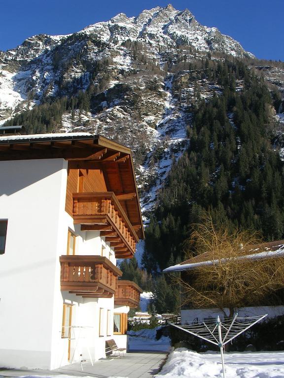 Haus Hafele Hotel Kaunertal Buitenkant foto