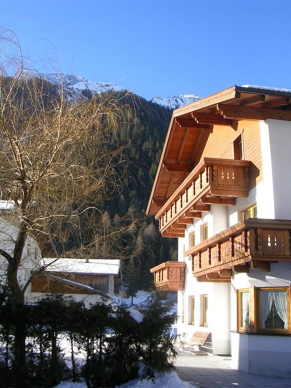 Haus Hafele Hotel Kaunertal Buitenkant foto